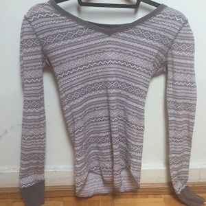 Pattern grey and white shirt